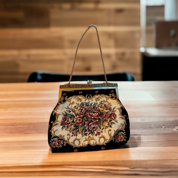 Handbags - Vintage Elegant Tapestry Clutch